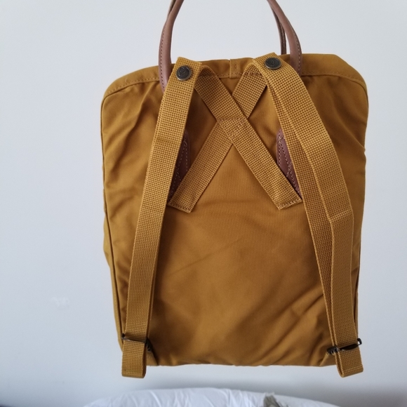 *Sold*Classic Fjällräven Kånken No.2 in Acorn - Picture 7 of 11